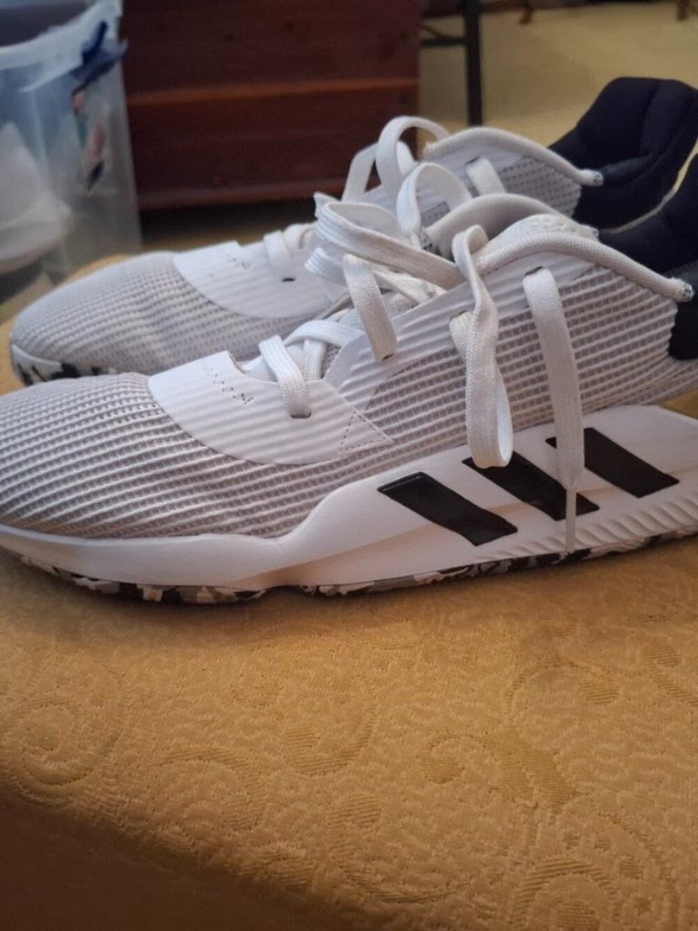 Men's Adidas Basketball Shoes size 15